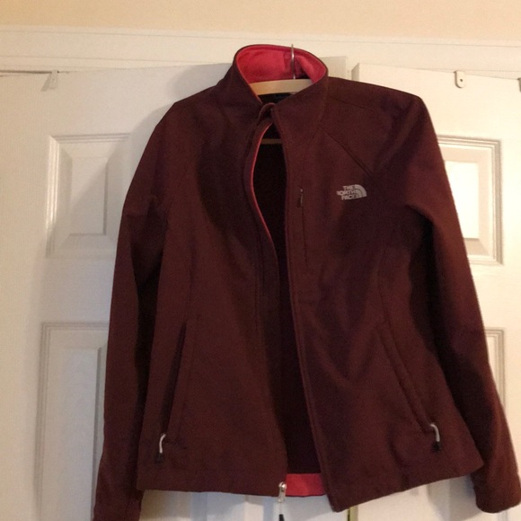 burgundy north face fleece